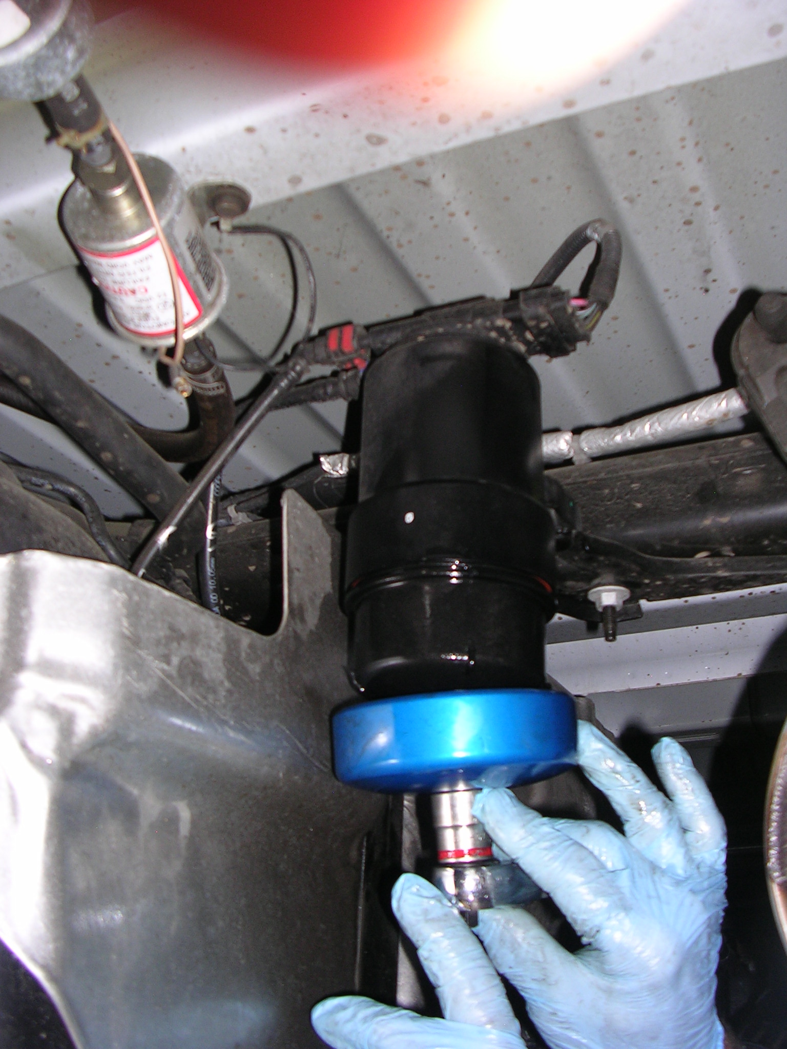 2004 Dodge Ram 1500 5.7 L Fuel Filter Location